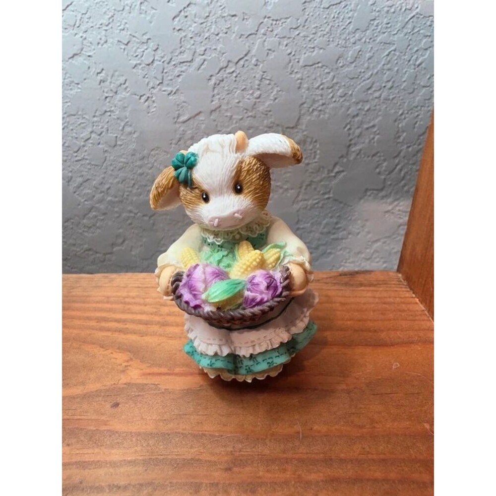 Vintage Mary’s Moo Moos “Corn, Beef & Cabbage” March Cow Figurine 1996